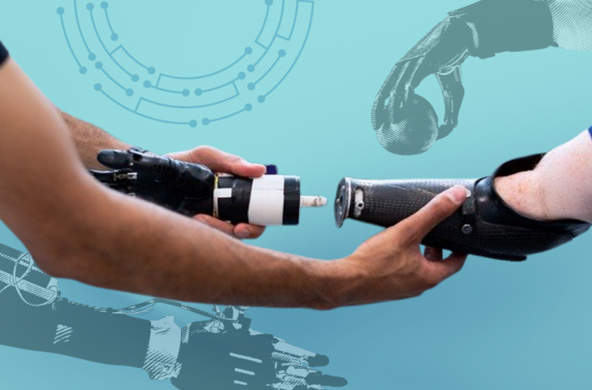 Dos brazos con prótesis sostienen componentes protésicos mientras alrededor aparecen elementos gráficos vinculados con tecnología de apoyo.